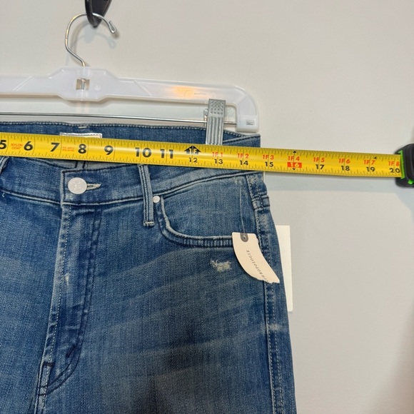 MOTHER NWT High Waisted Rascal Crop Graffiti Girl Size 30 Medium Wash Straight - Picture 6 of 11